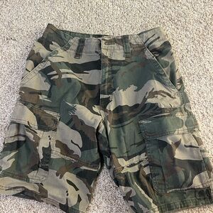 Wrangler Men's Green Camouflage Cargo Shorts